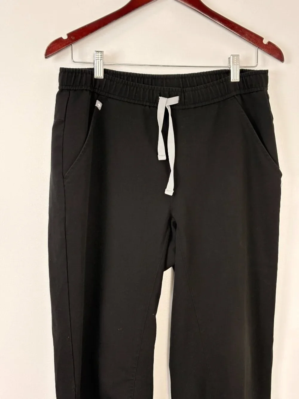 FIGS Men's Tansen Black Jogger Scrub Pants Small